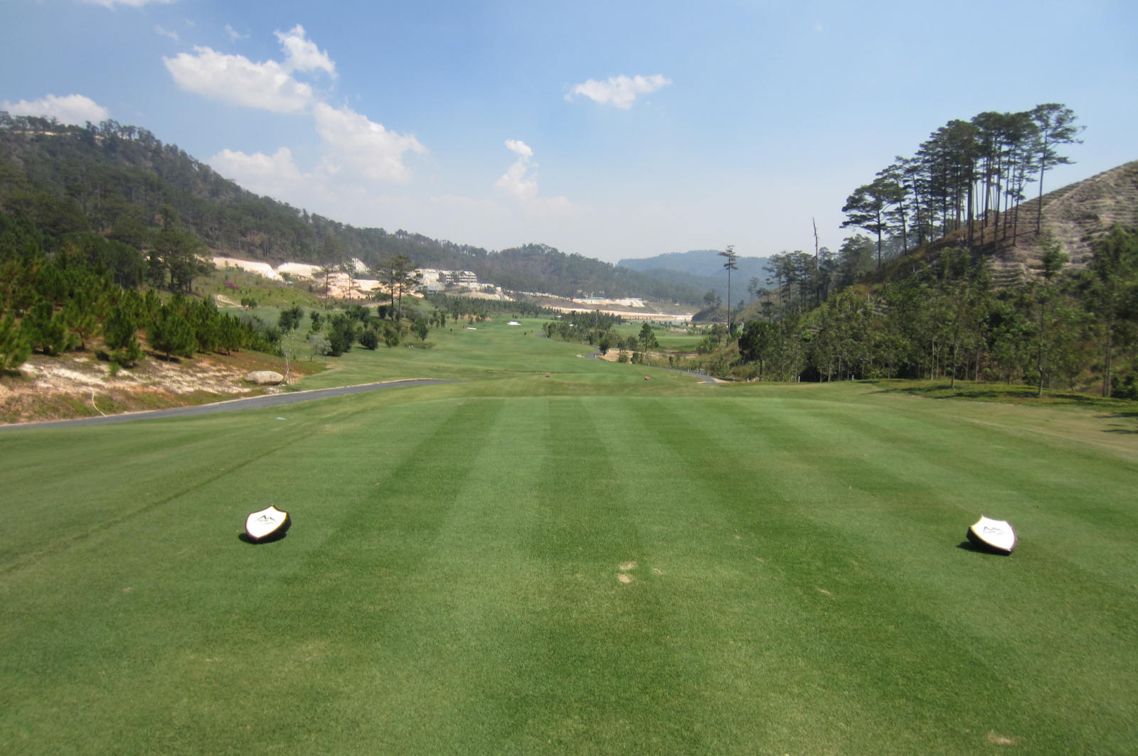 SAM Tuyen Lam Golf Club (